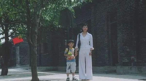 空军家属自述: 1996年,我的丈夫坠机了-银河百科全书